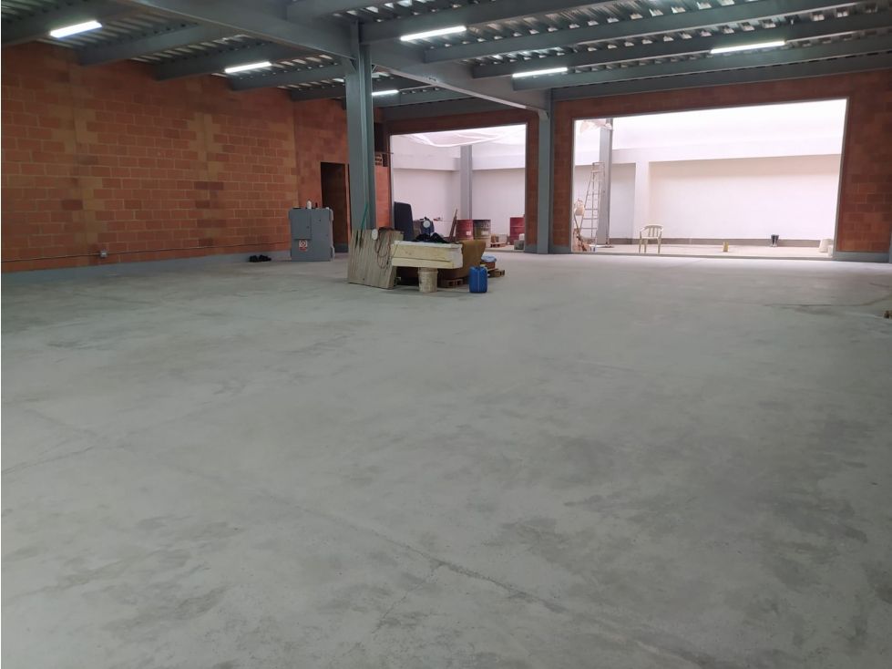 Local en arriendo Antioquia Medellín La America 350 m2 Habitaciones 0 Baños 10 Garajes 1 Precio $20000000