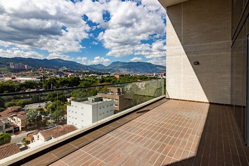 Oficina en venta Antioquia Medellín Santa Maria De Los Angeles 90 m2 Habitaciones 0 Baños 0 Garajes 2 Precio $1160000000