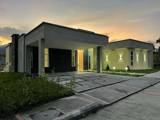 Casa en venta Tolima Ibagué Ibagué 240 m2 Habitaciones 4 Baños 6 Garajes 3 Precio $1350000000