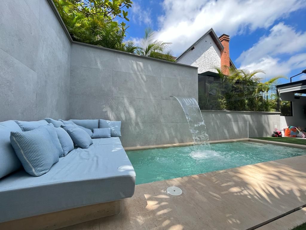 Casa en venta Santander Floridablanca Cr Mirador Del Oriente 240 m2 Habitaciones 2 Baños 4 Garajes 3 Precio $2250000000