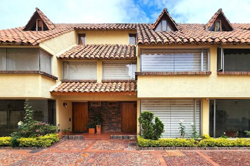 Casa en venta Cundinamarca Bogotá Las Acasias 160 m2 Habitaciones 3 Baños 5 Garajes 2 Precio $660000000