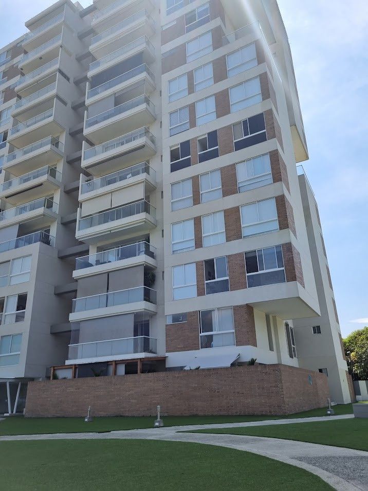Apartamento en venta Valle Del Cauca Cali Parcelaciones Pance 145 m2 Habitaciones 3 Baños 8 Garajes 3 Precio $910000000