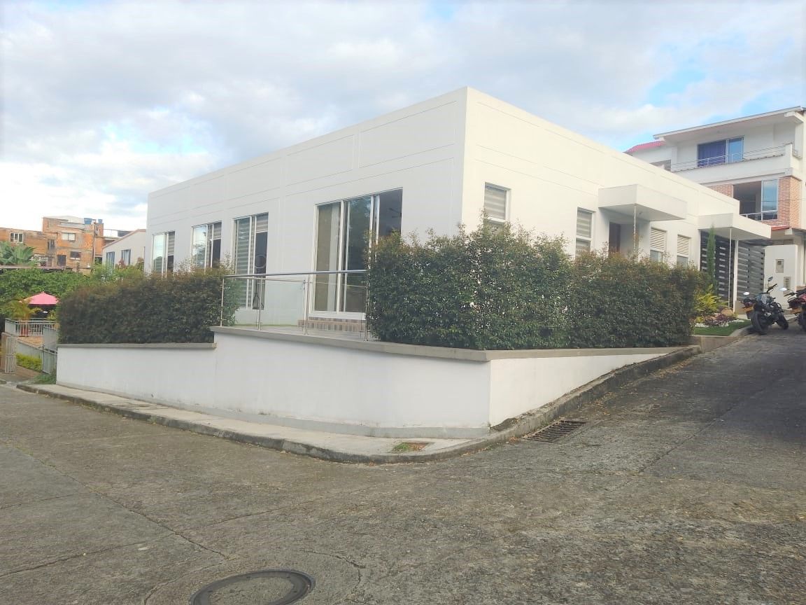 Casa en venta Tolima Ibagué Restrepo 165 m2 Habitaciones 4 Baños 4 Garajes 3 Precio $1050000000