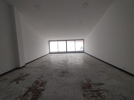 Local en arriendo Antioquia Itagüí La Esmeralda 180 m2 Habitaciones 0 Baños 1 Garajes 1 Precio $8744000