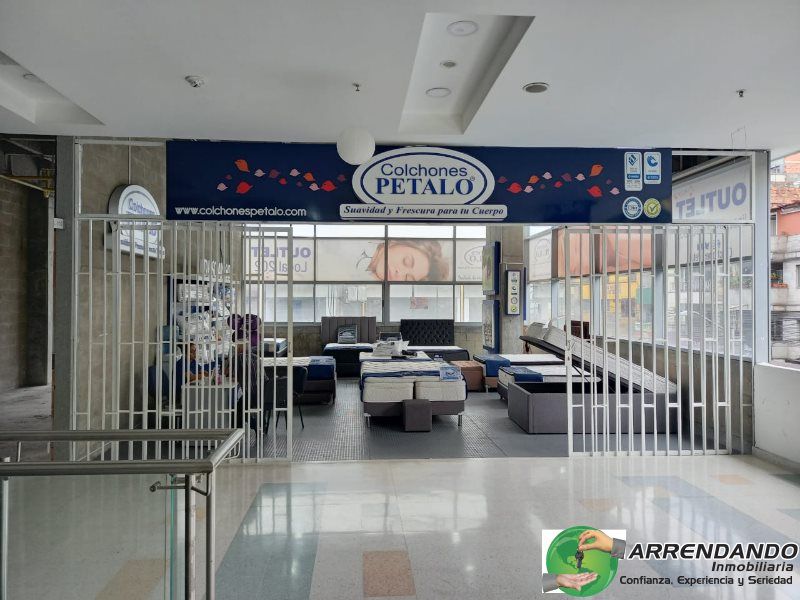 Local en venta Antioquia Itagüí Centro 67 m2 Habitaciones 0 Baños 10 Garajes 1 Precio $1500000000