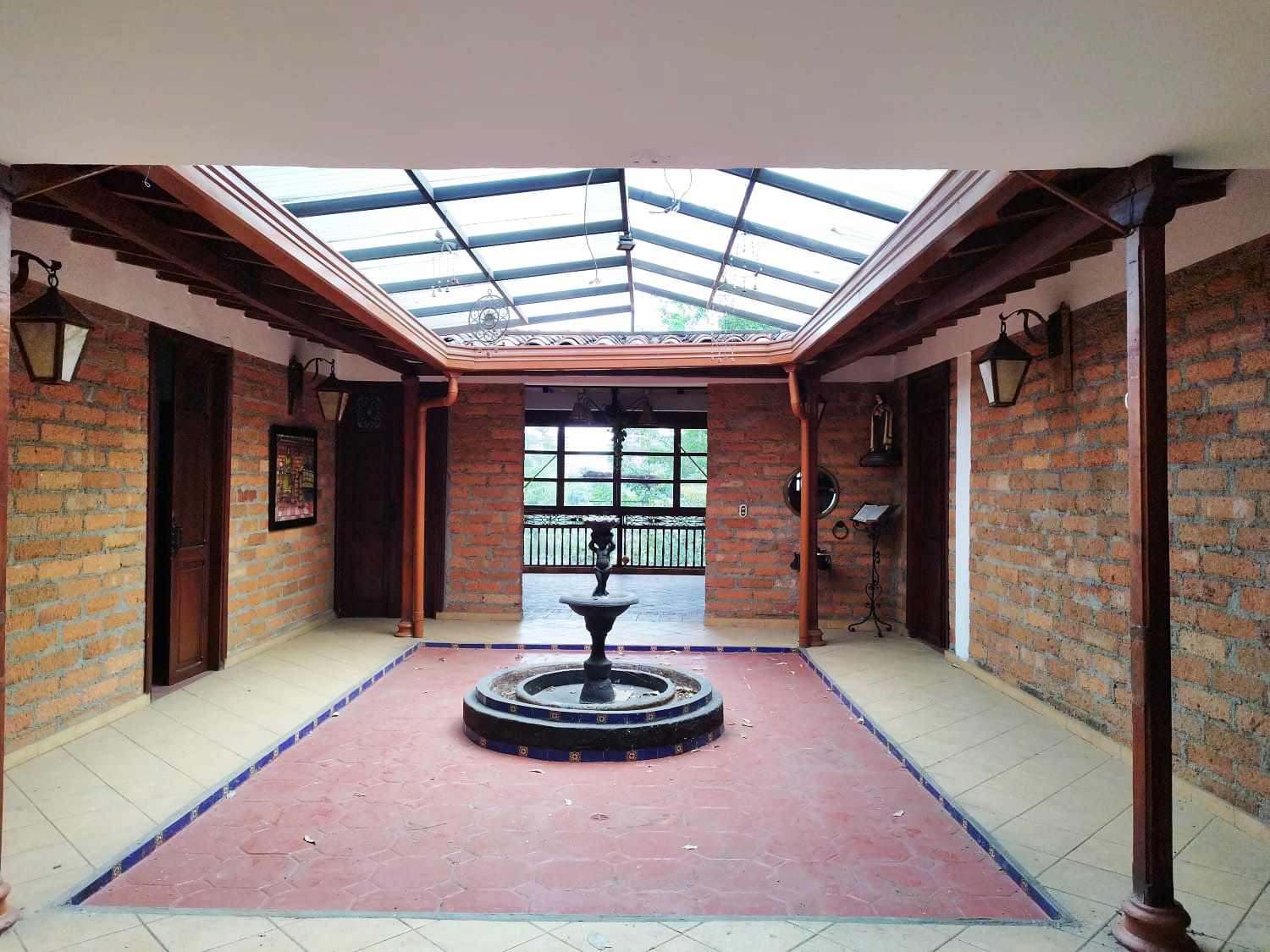 Oficina en arriendo Antioquia Envigado Loma Del Atravesado 530 m2 Habitaciones 0 Baños 13 Garajes 14 Precio $16000000