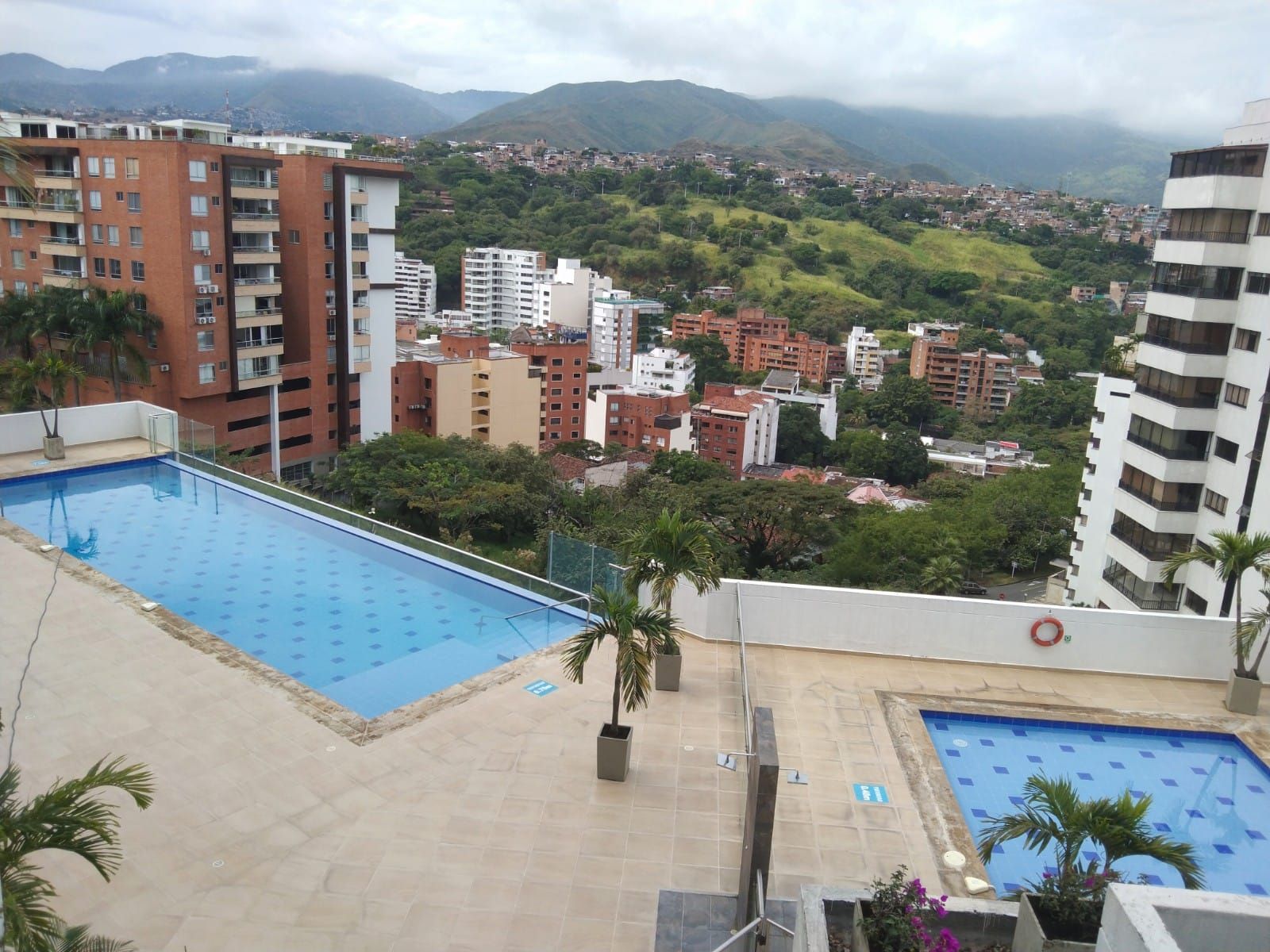 Apartamento en arriendo Valle Del Cauca Cali Bellavista 110 m2 Habitaciones 3 Baños 4 Garajes 3 Precio $4700000