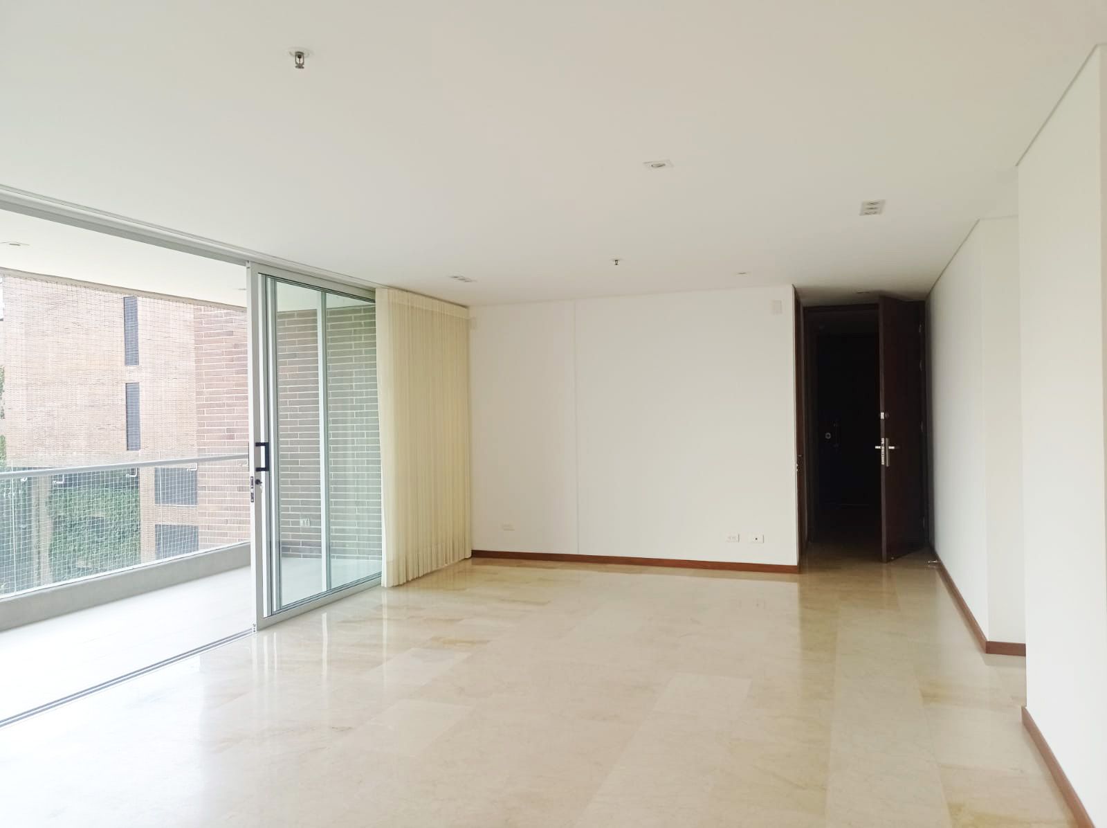 Apartamento en arriendo o venta Antioquia Medellín El Tesoro 198 m2 Habitaciones 3 Baños 6 Garajes 4 Precio venta $1620000000 Precio arriendo $9800000
