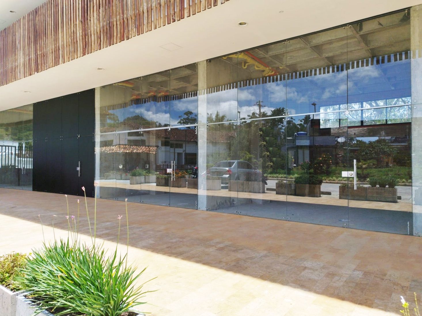 Local en arriendo Antioquia El Retiro El Retiro 340 m2 Habitaciones 0 Baños 10 Garajes 32 Precio $25000000