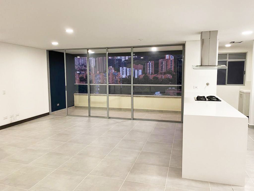 Apartamento en arriendo Antioquia Medellín Simesa 105 m2 Habitaciones 3 Baños 4 Garajes 3 Precio $5500000