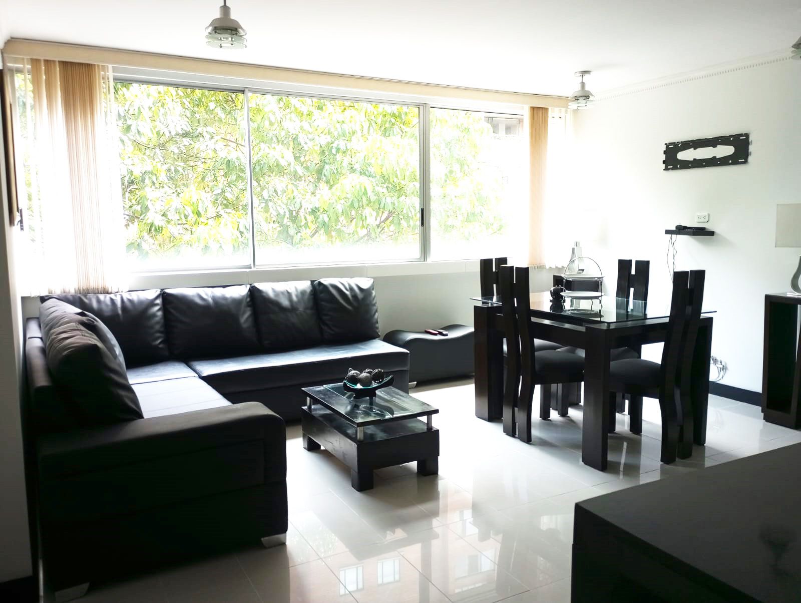Apartamento en arriendo Antioquia Medellín El Tesoro 63 m2 Habitaciones 1 Baños 2 Garajes 2 Precio $5700000