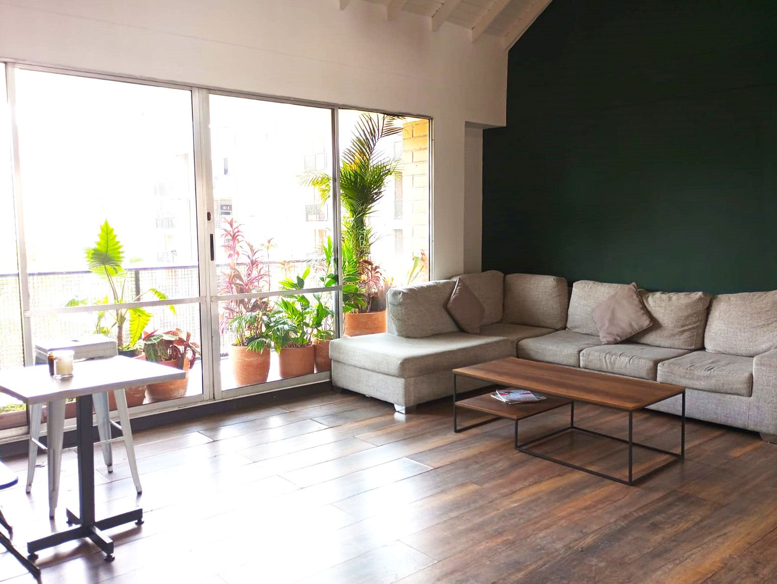 Apartamento en arriendo Antioquia Medellín Alejandria 172 m2 Habitaciones 2 Baños 4 Garajes 2 Precio $9300000