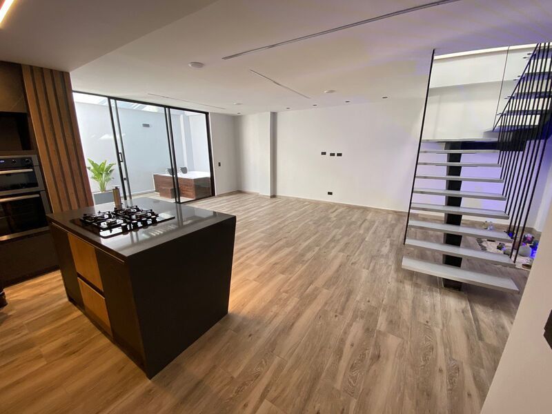 Casa en venta Antioquia Rionegro San Antonio 208 m2 Habitaciones 3 Baños 6 Garajes 3 Precio $1150000000