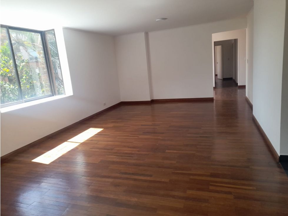 Apartamento en arriendo Antioquia Medellín Castropol 134 m2 Habitaciones 3 Baños 2 Garajes 3 Precio $4800000
