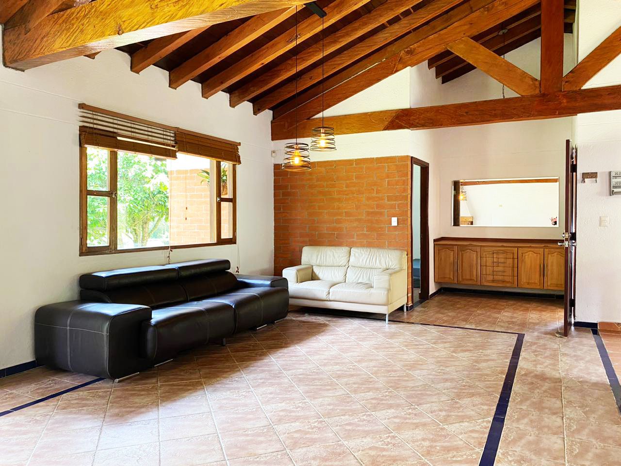 Casa en arriendo Antioquia Rionegro El Porvenir 220 m2 Habitaciones 3 Baños 4 Garajes 3 Precio $10000000