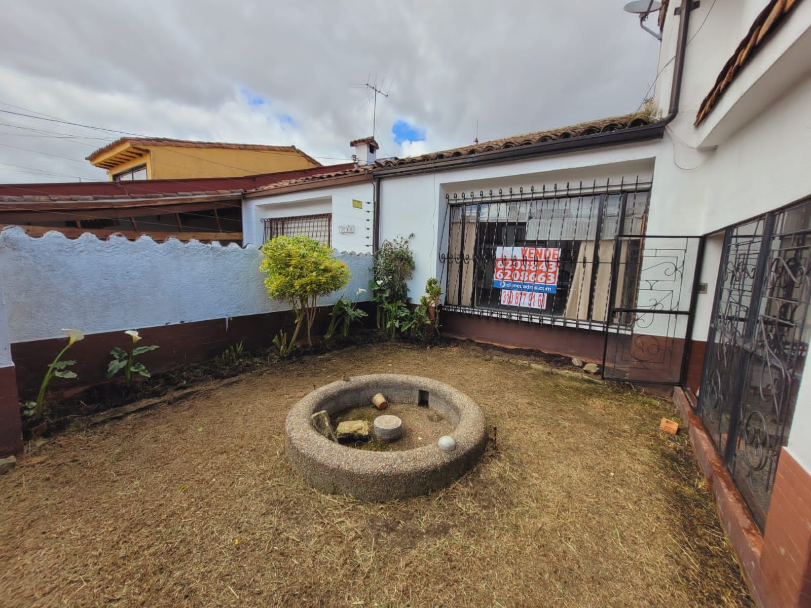 Casa en arriendo o venta Cundinamarca Bogotá Prado Veraniego Sur 400 m2 Habitaciones 4 Baños 4 Garajes 3 Precio venta $1100000000 Precio arriendo $7000000