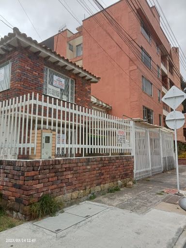 Casa en venta Cundinamarca Bogotá Cedro Salazar 150 m2 Habitaciones 5 Baños 3 Garajes 2 Precio $680000000