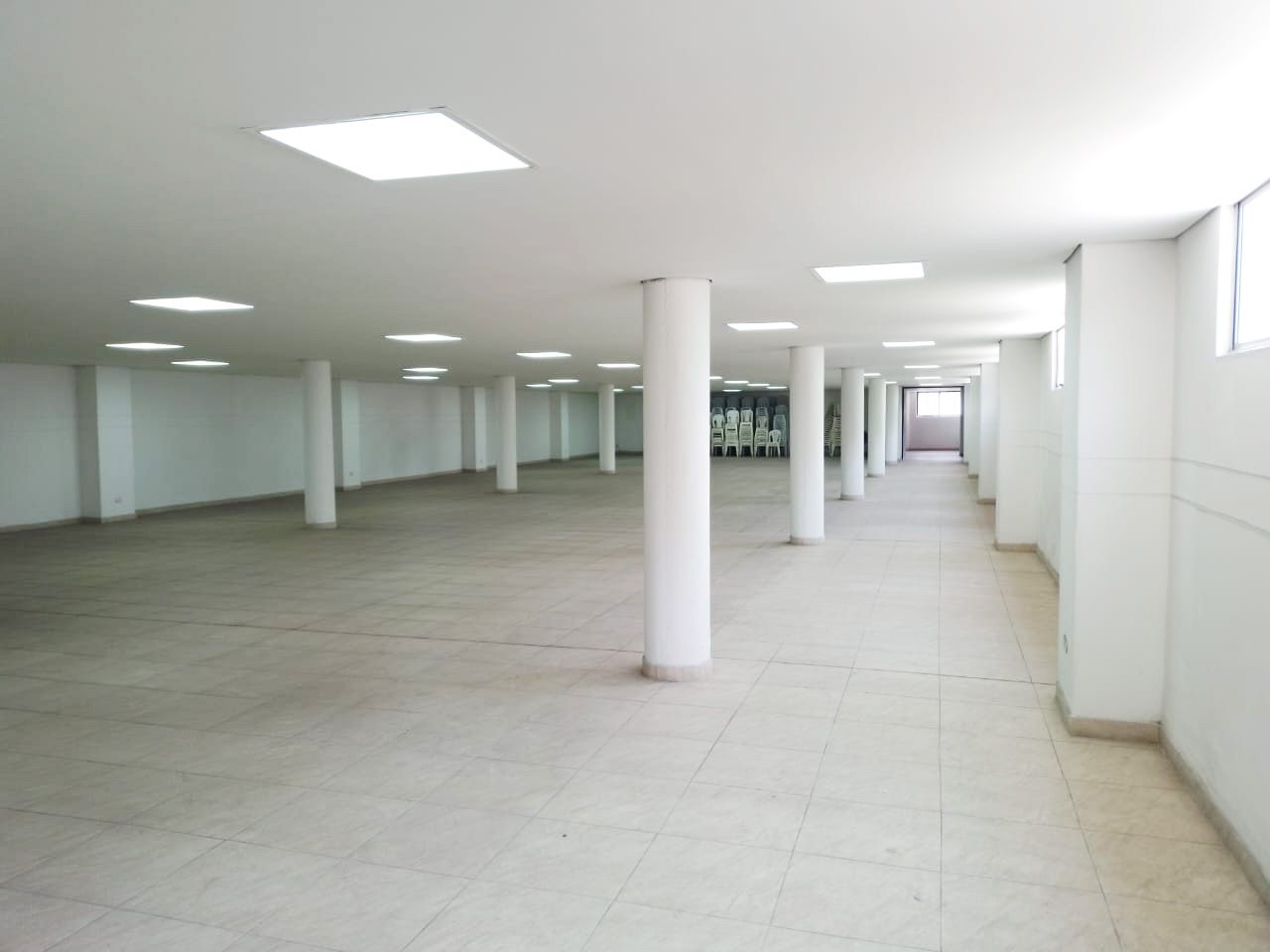 Oficina en arriendo Antioquia Itagüí Los Naranjos 600 m2 Habitaciones 0 Baños 4 Garajes 1 Precio $11000000