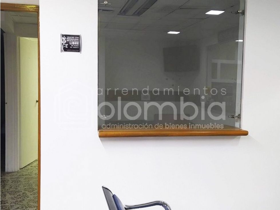 Oficina en venta Antioquia Envigado Zona Centro 80 m2 Habitaciones 0 Baños 2 Garajes 0 Precio $600000000