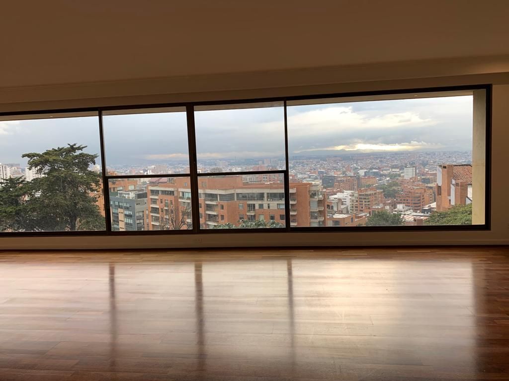 Apartamento en venta Cundinamarca Bogotá El Refugio 362 m2 Habitaciones 3 Baños 6 Garajes 4 Precio $2800000000
