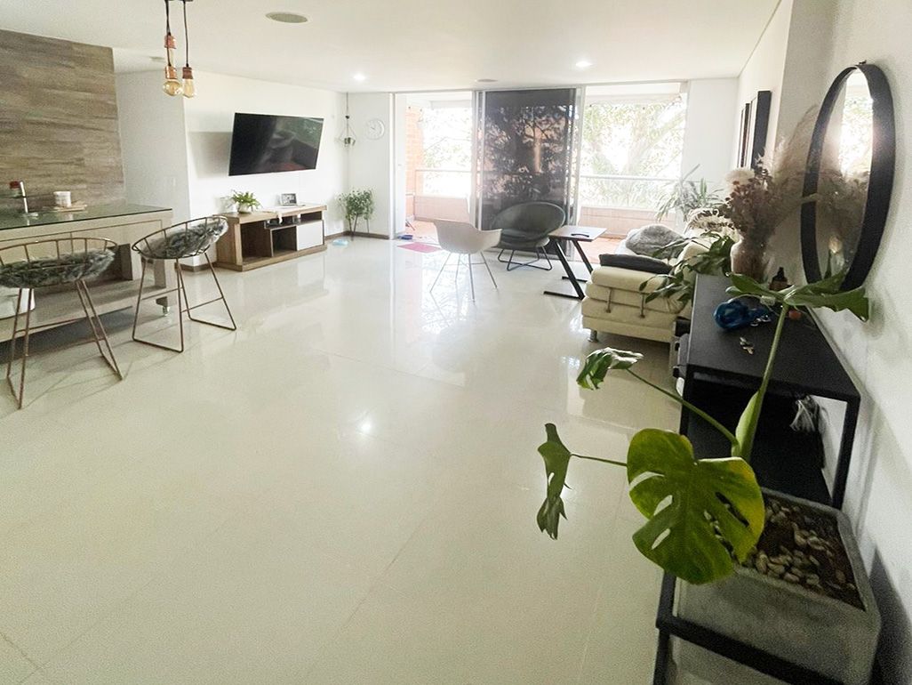 Apartamento en arriendo o venta Antioquia Envigado El Chocho 105 m2 Habitaciones 3 Baños 2 Garajes 2 Precio venta $660000000 Precio arriendo $3700000