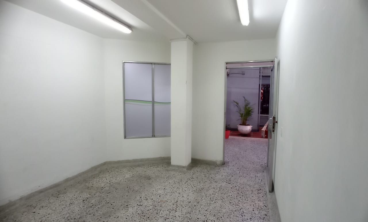 Local en arriendo Antioquia Bello Manchester 17 m2 Habitaciones 0 Baños 1 Garajes 0 Precio $1000000