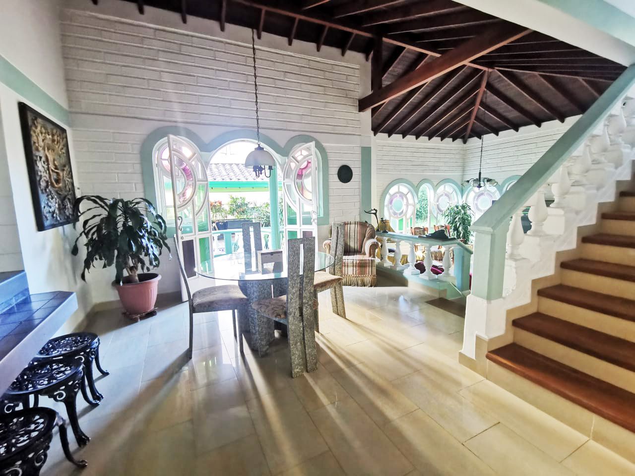 Oficina en arriendo Antioquia Envigado Zona Centro 450 m2 Habitaciones 0 Baños 6 Garajes 8 Precio $12200000