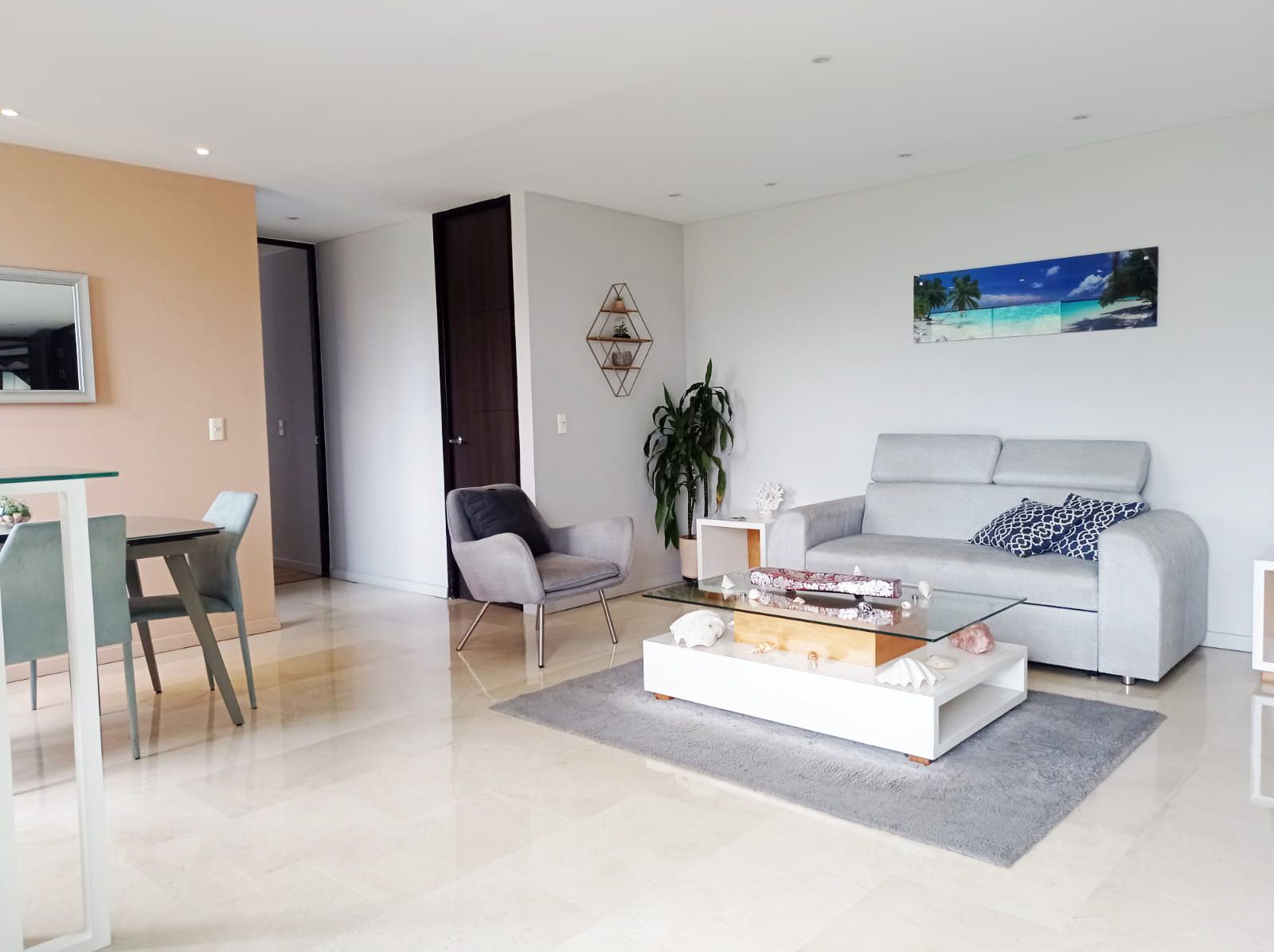 Apartamento en arriendo Antioquia Medellín La Gloria 95 m2 Habitaciones 2 Baños 2 Garajes 2 Precio $7800000