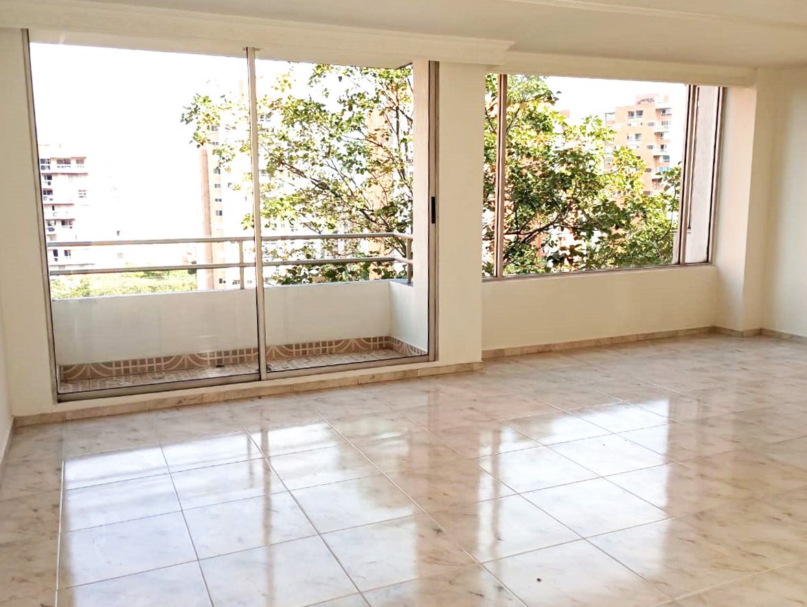 Apartamento en arriendo Antioquia Medellín La Florida 115 m2 Habitaciones 3 Baños 2 Garajes 3 Precio $4300000