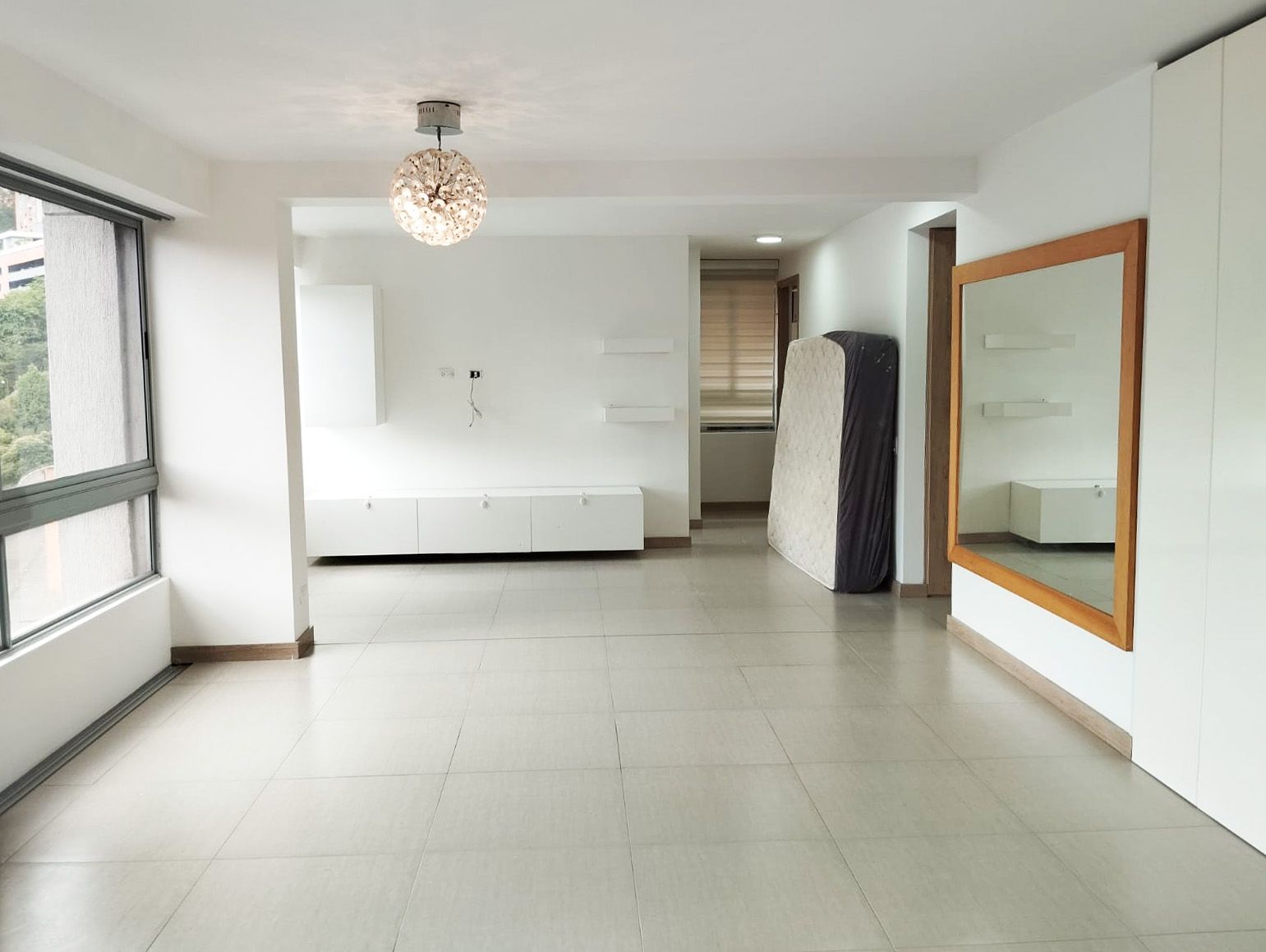 Apartamento en arriendo Antioquia Medellín San Diego 94 m2 Habitaciones 2 Baños 2 Garajes 3 Precio $4700000