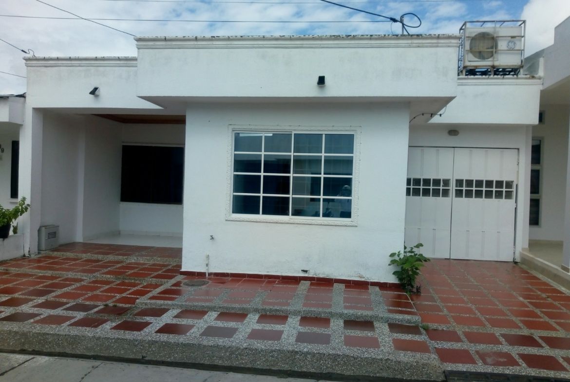 Casa en venta Córdoba Montería Urbina 133 m2 Habitaciones 3 Baños 2 Garajes 2 Precio $300000000