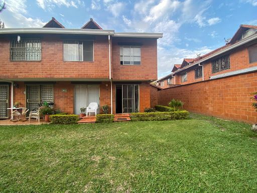 Casa en venta Valle Del Cauca Cali Prados Del Limonar 110 m2 Habitaciones 4 Baños 4 Garajes 1 Precio $480000000