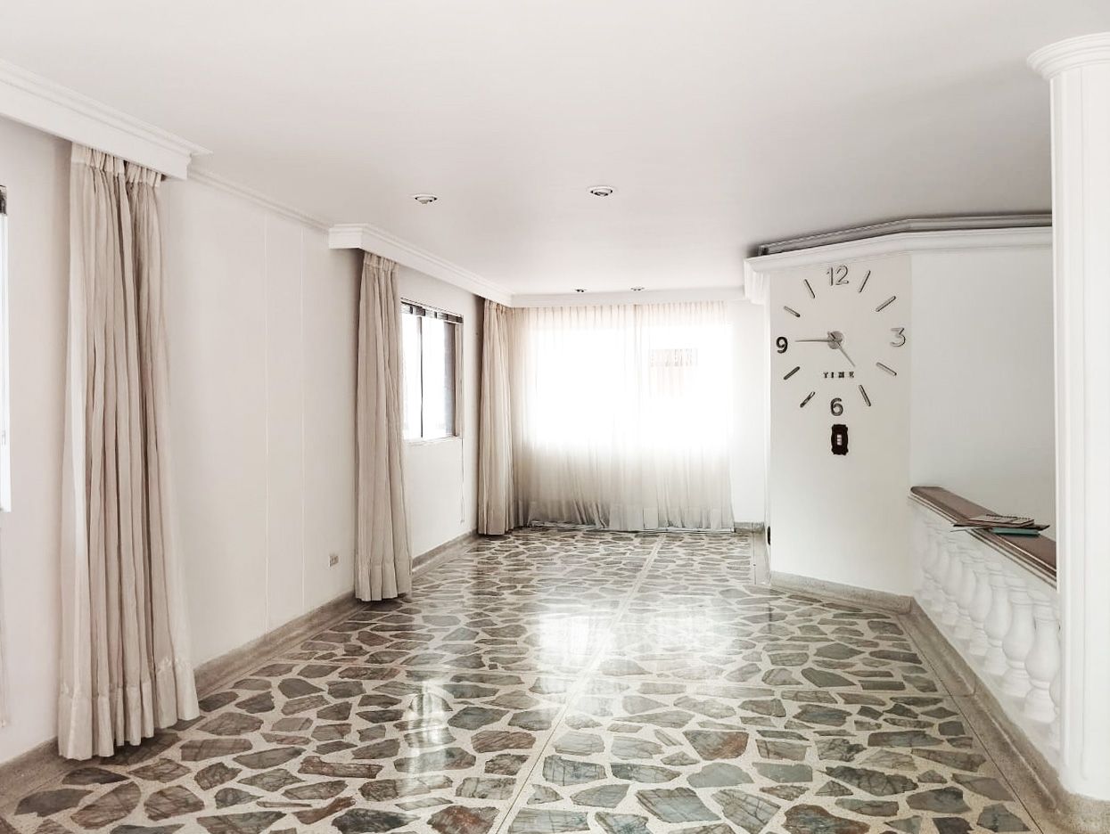 Casa en arriendo Antioquia Medellín Altos Del Poblado 350 m2 Habitaciones 3 Baños 8 Garajes 5 Precio $5500000