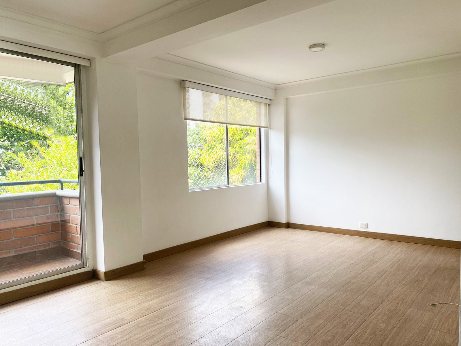 Apartamento en arriendo Antioquia Envigado Zona Centro 89 m2 Habitaciones 3 Baños 2 Garajes 3 Precio $3700000