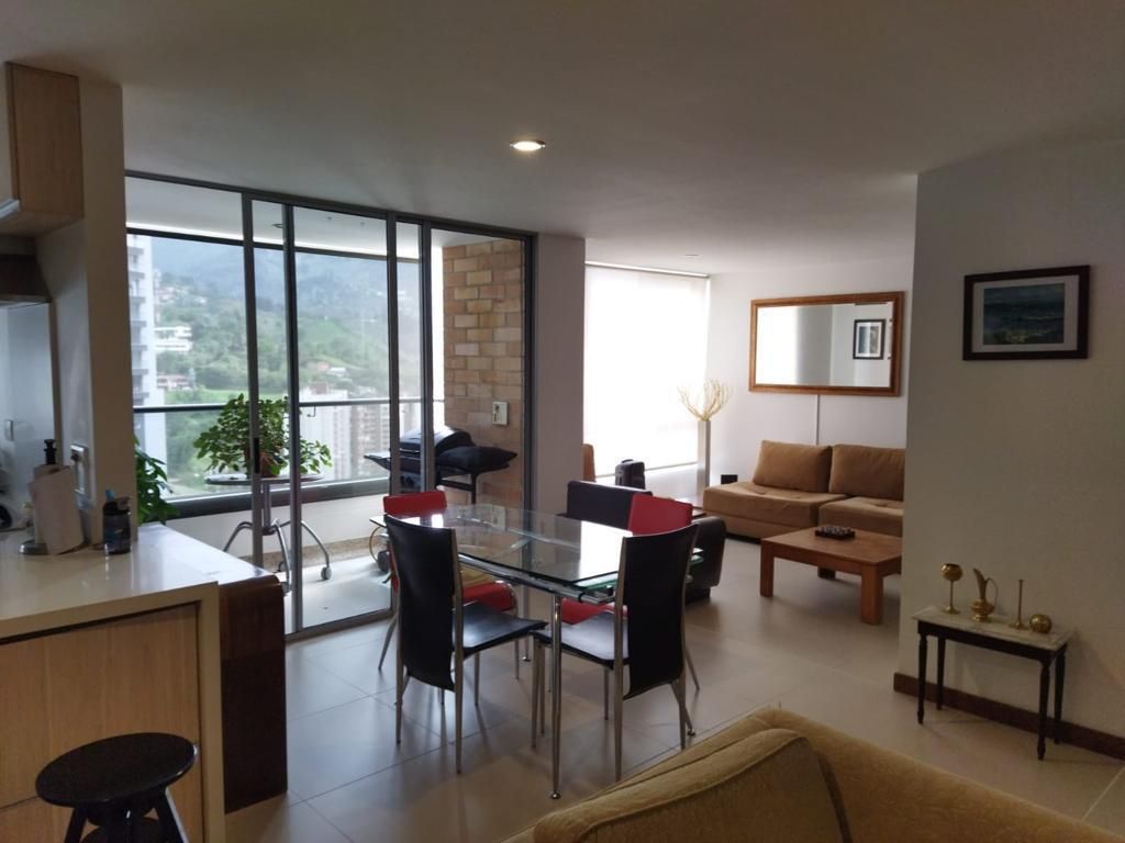 Apartamento en arriendo Antioquia Envigado El Chinguí 107 m2 Habitaciones 2 Baños 3 Garajes 2 Precio $4400000