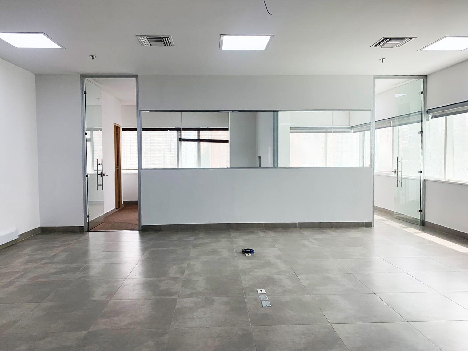 Oficina en arriendo Antioquia Medellín Manila 98 m2 Habitaciones 0 Baños 1 Garajes 1 Precio $9200000