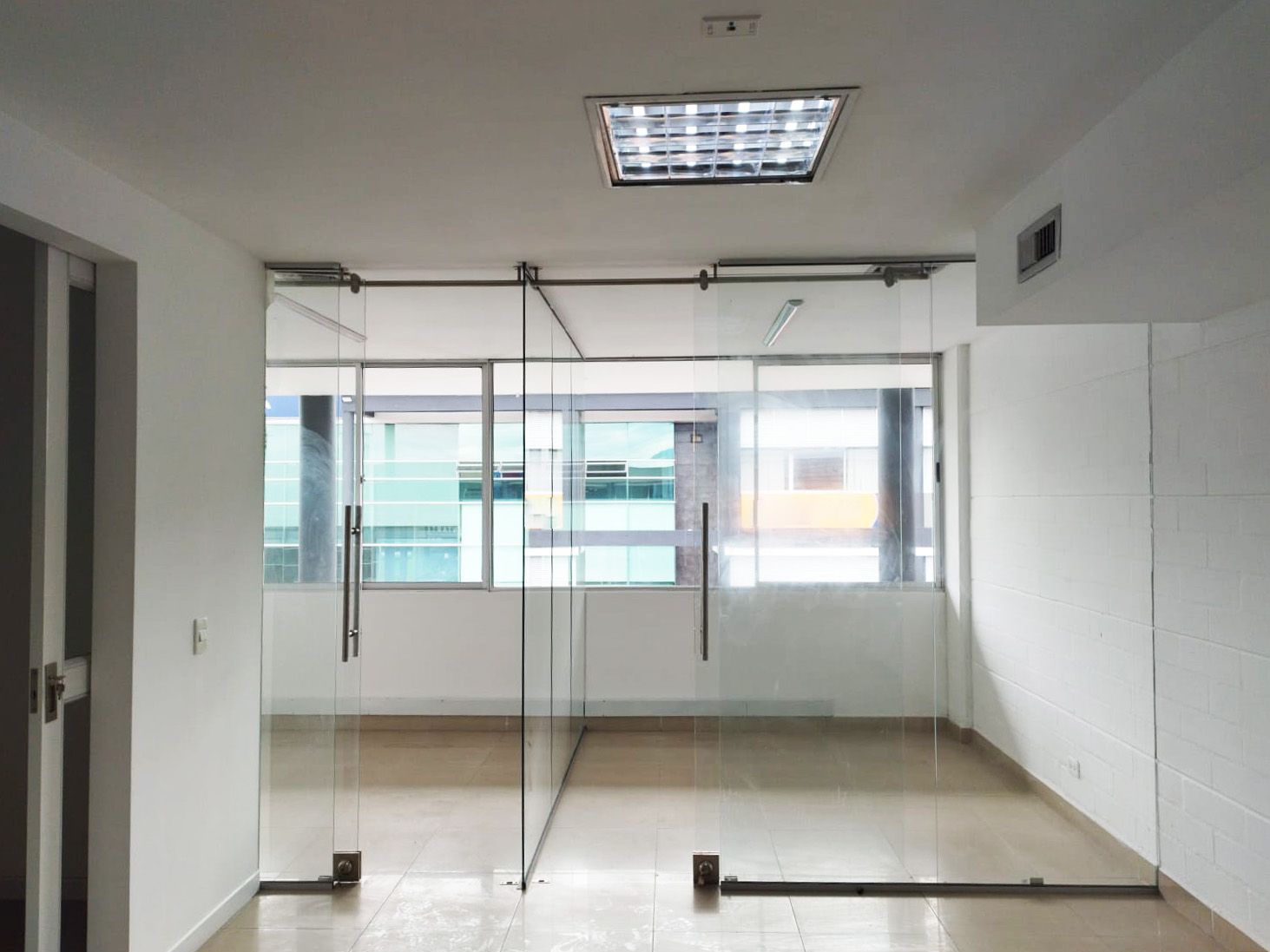 Local en arriendo Antioquia Rionegro Santa Ana 97 m2 Habitaciones 0 Baños 2 Garajes 2 Precio $6000000