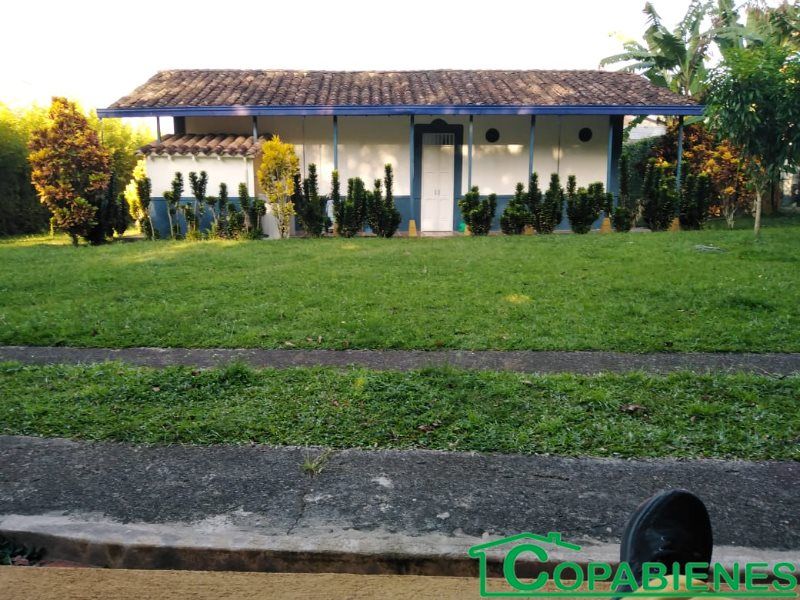 Casa en venta Antioquia Cisneros Cisneros 250 m2 Habitaciones 5 Baños 4 Garajes 1 Precio $800000000