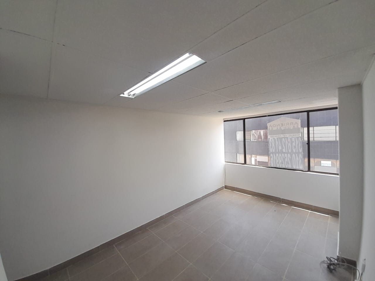 Oficina en arriendo Cundinamarca Bogotá Santa Barbara Occidental 17 m2 Habitaciones 0 Baños 0 Garajes 1 Precio $1220000