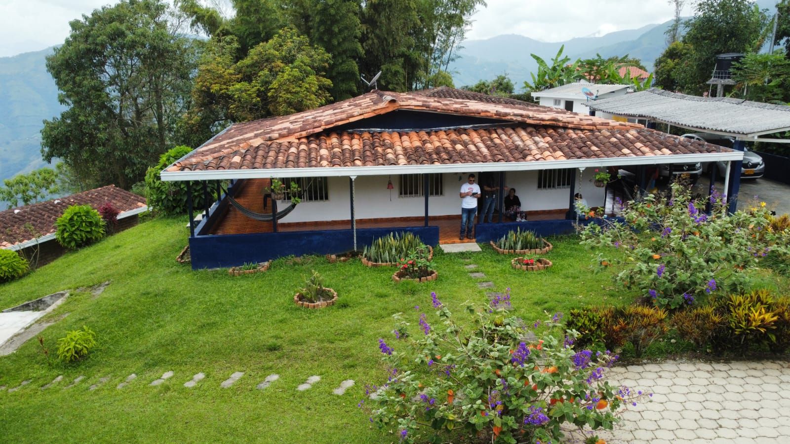 Finca en arriendo o venta Antioquia Angelópolis Angelopolis 350 m2 Habitaciones 4 Baños 6 Garajes 3 Precio venta $700000000 Precio arriendo $3500000