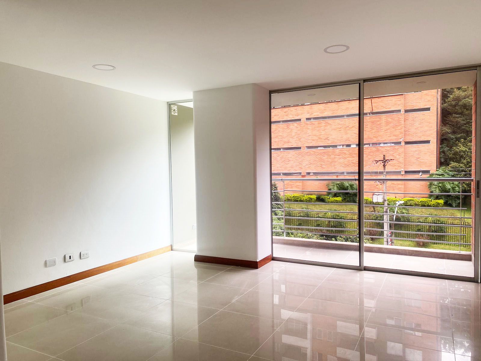 Apartamento en arriendo Antioquia Envigado La Orquídea 80 m2 Habitaciones 2 Baños 2 Garajes 2 Precio $3400000