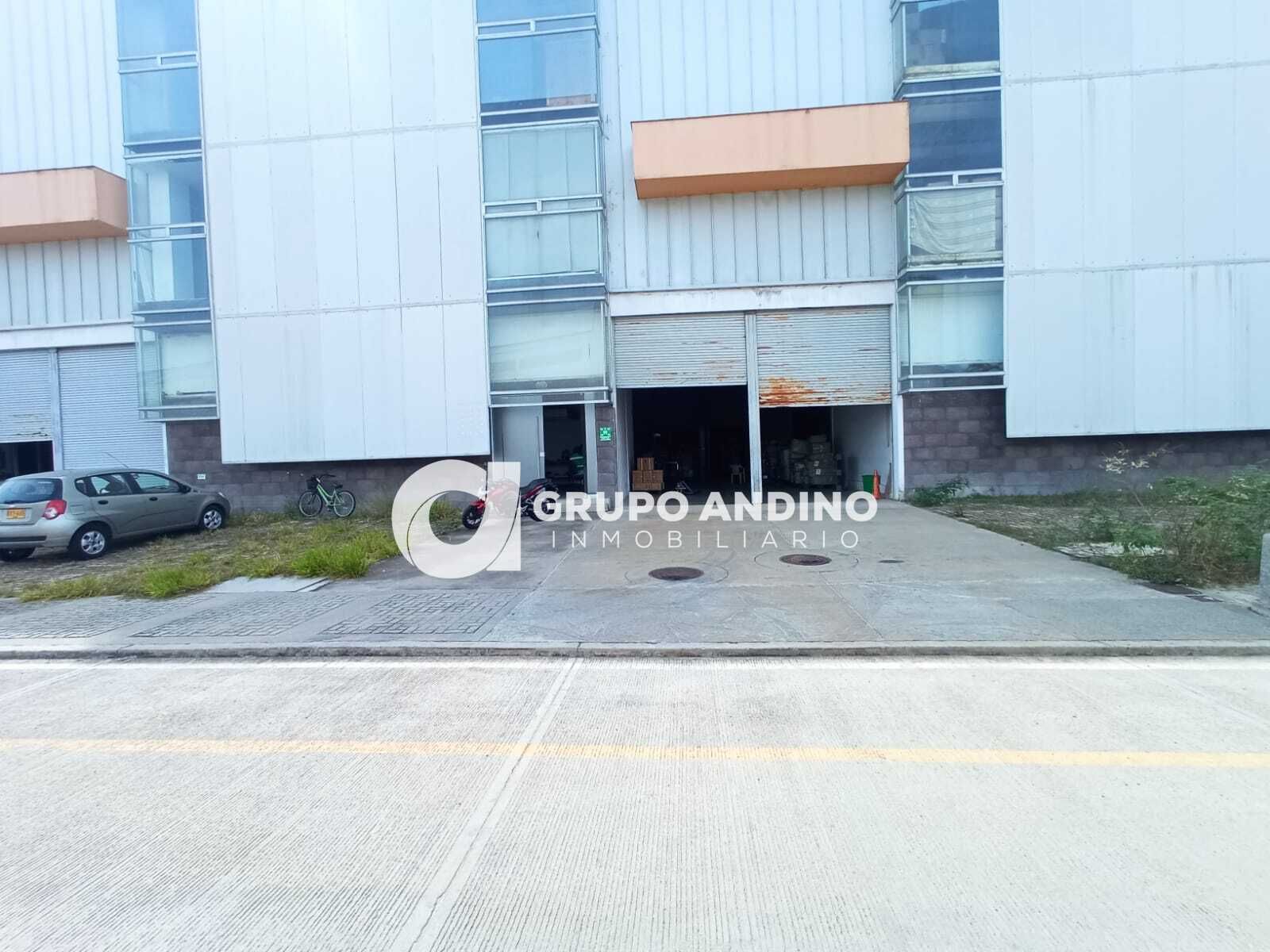 Bodega en venta Santander Floridablanca Anillo Vial 608 m2 Habitaciones 0 Baños 4 Garajes 1 Precio $2646018000