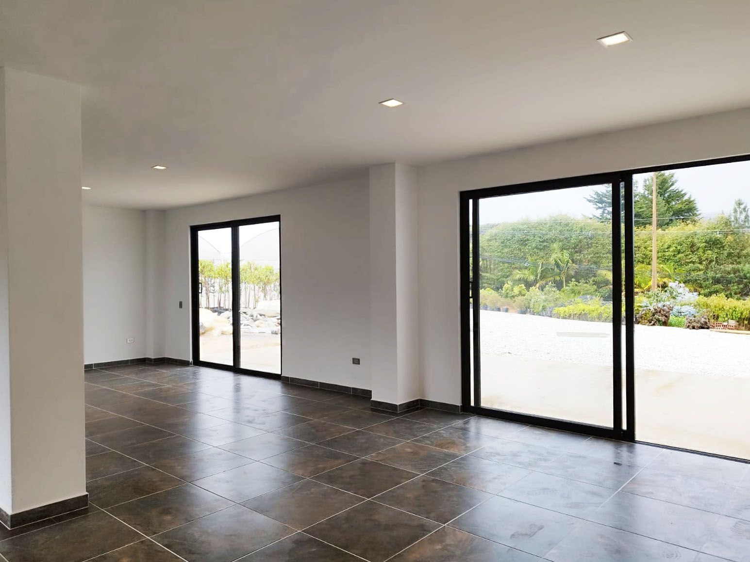 Oficina en arriendo Antioquia Envigado Envigado 100 m2 Habitaciones 0 Baños 0 Garajes 3 Precio $8500000