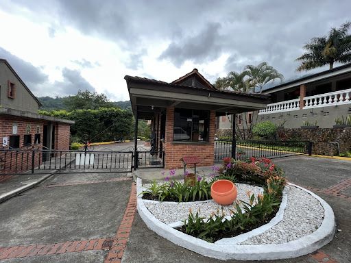 Casa en venta Tolima Ibagué Calambeo 224 m2 Habitaciones 3 Baños 8 Garajes 4 Precio $650000000