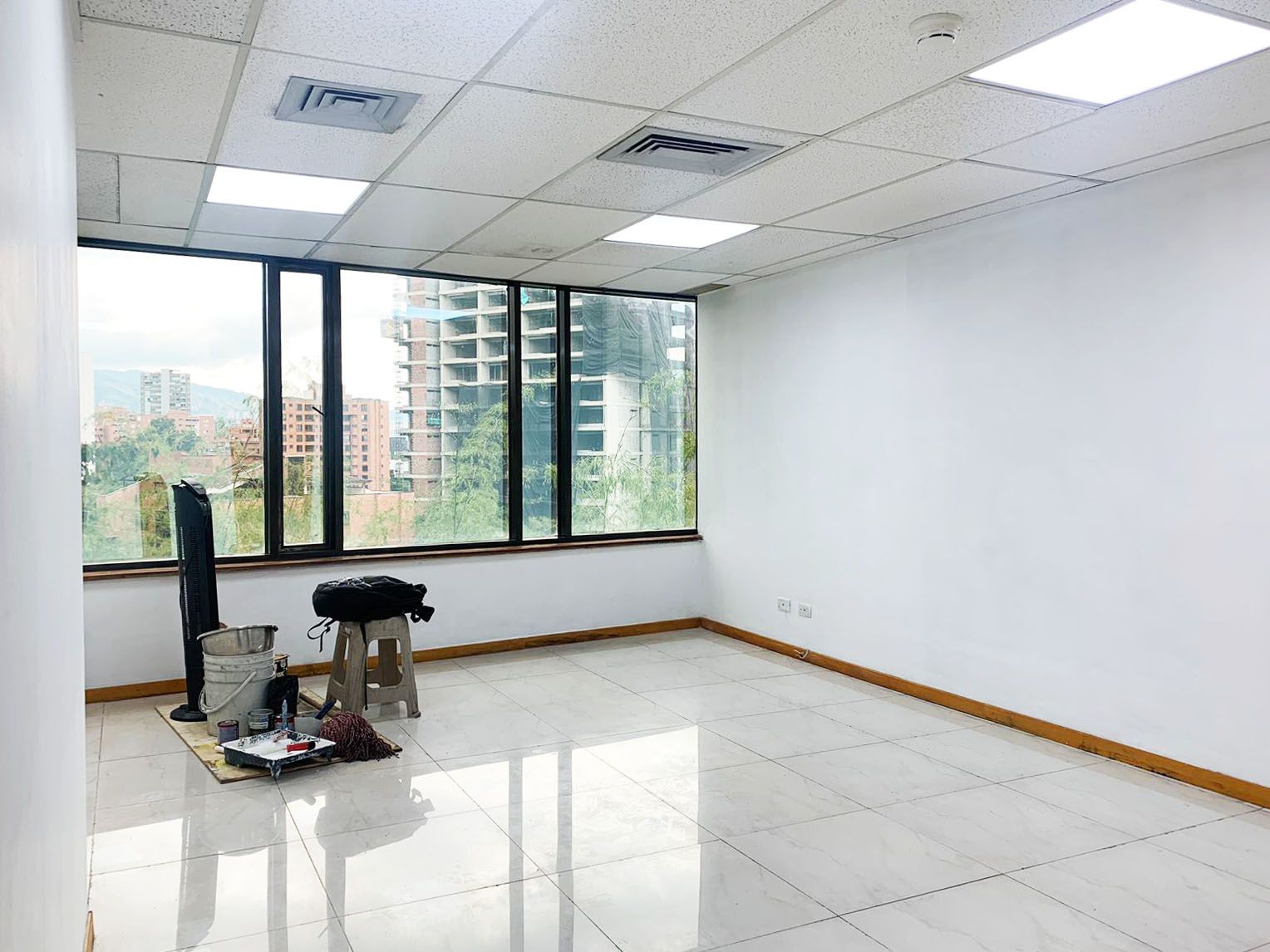 Oficina en arriendo o venta Antioquia Medellín Astorga 44 m2 Habitaciones 0 Baños 0 Garajes 2 Precio venta $430000000 Precio arriendo $3600000