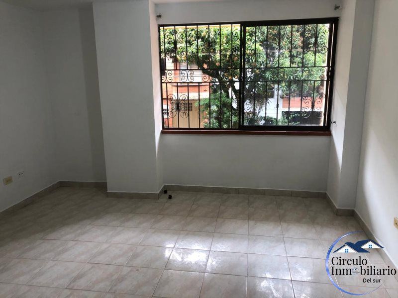 Apartamento en arriendo Antioquia Envigado Obrero 110 m2 Habitaciones 3 Baños 2 Garajes 1 Precio $2500000
