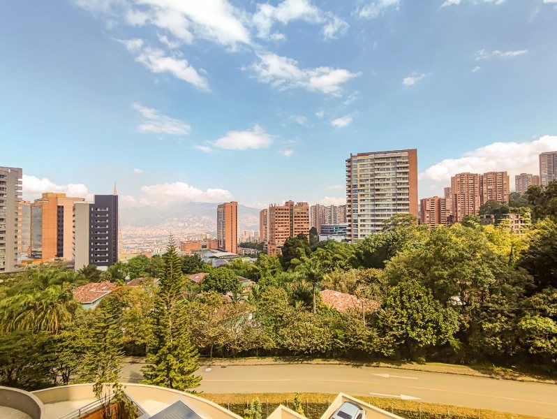 Apartamento en arriendo Antioquia Medellín Granada 120 m2 Habitaciones 2 Baños 2 Garajes 0 Precio $6700000