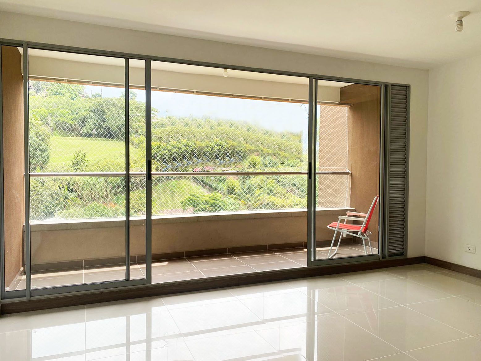 Apartamento en arriendo Antioquia Envigado Zona Centro 80 m2 Habitaciones 3 Baños 2 Garajes 2 Precio $3650000