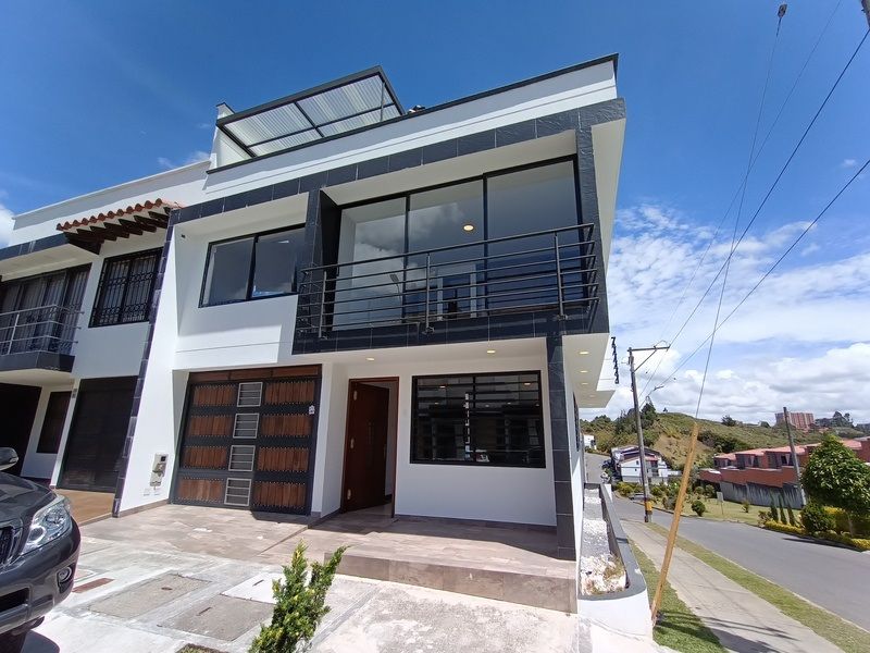 Casa en arriendo Antioquia Rionegro Belchite 220 m2 Habitaciones 4 Baños 6 Garajes 2 Precio $4000000