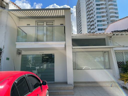 Apartamento en arriendo Bolívar Cartagena Manga 250 m2 Habitaciones 3 Baños 2 Garajes 3 Precio $9000000